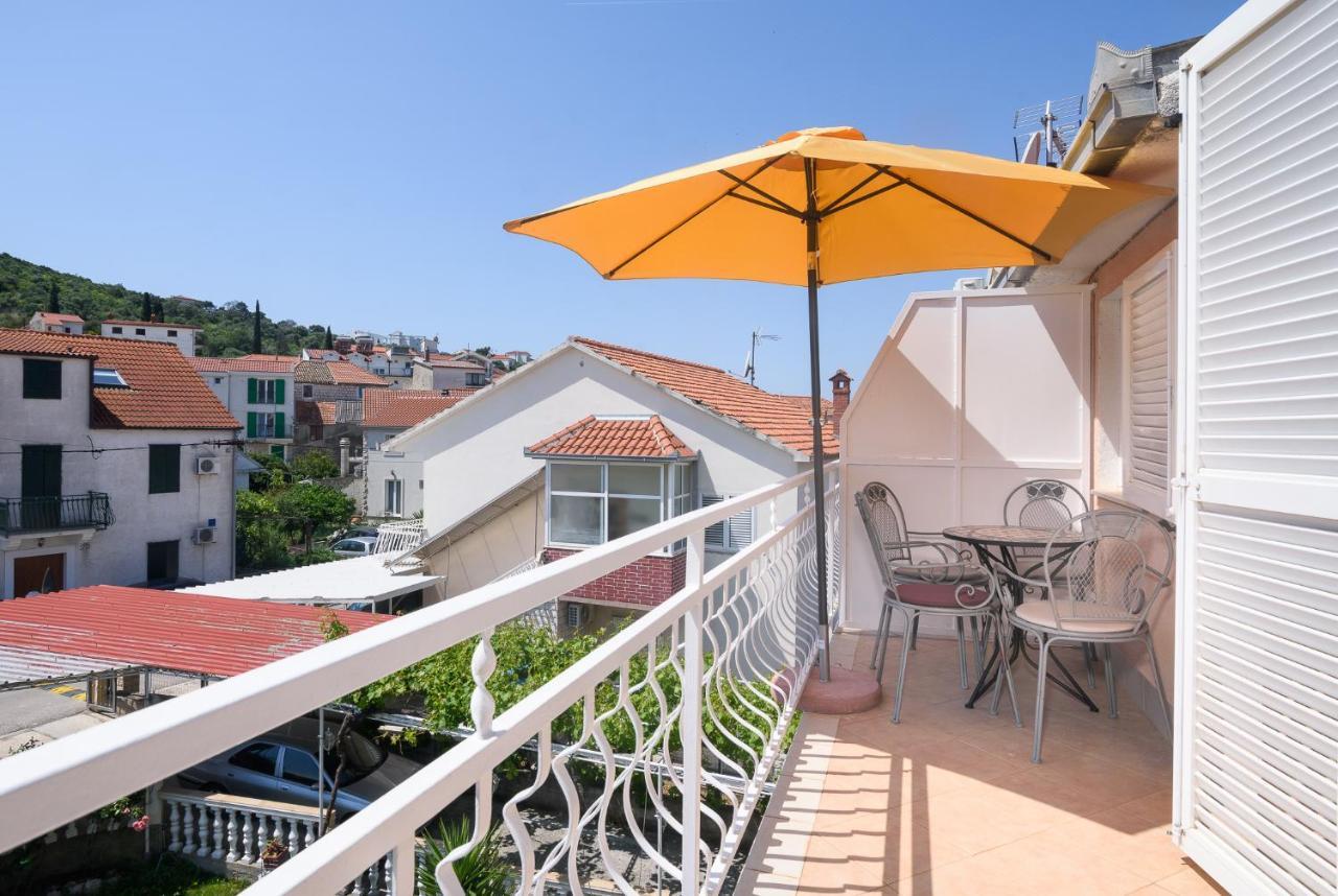 Vikeli Apartment Trogir Exterior photo
